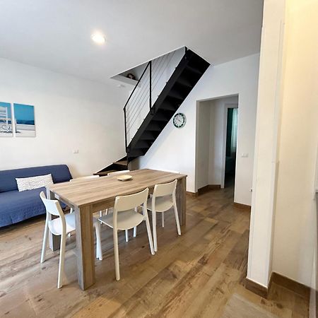 La Casa Di Rosi Al Mare Lägenhet Vada Exteriör bild