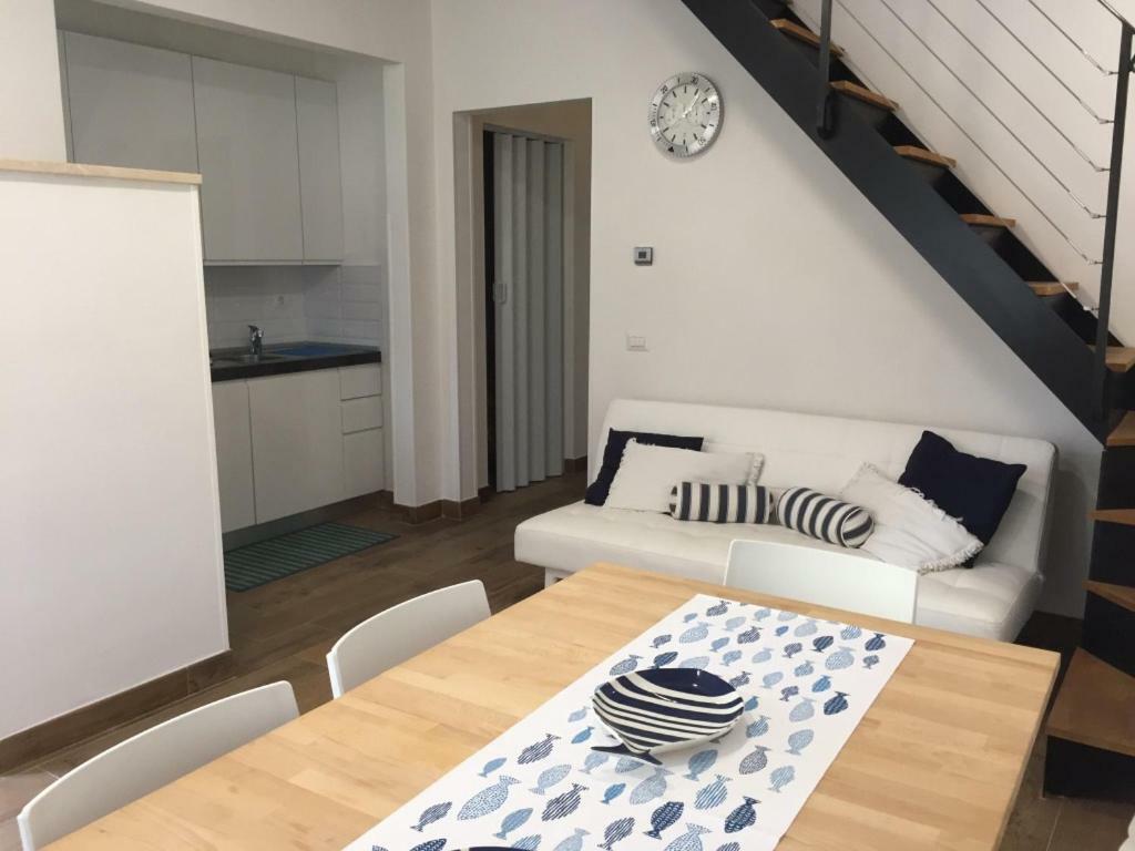 La Casa Di Rosi Al Mare Lägenhet Vada Exteriör bild